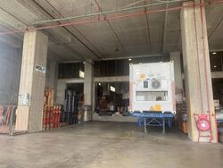 Gul Way (D22), Warehouse #626860171